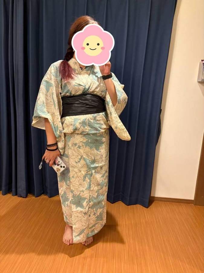 ミント色のゆり柄の浴衣