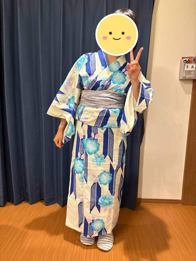 青と水色の矢絣柄の浴衣