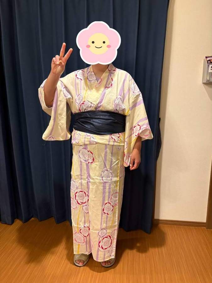 クリーム色に梅柄の浴衣