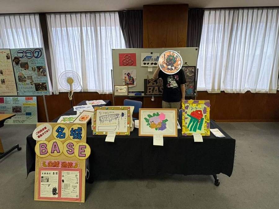 名城BASEの展示ブース。メンバーさんの作品が並ぶ