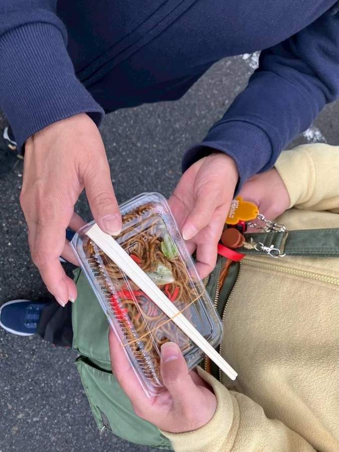 屋台で買った焼きそば